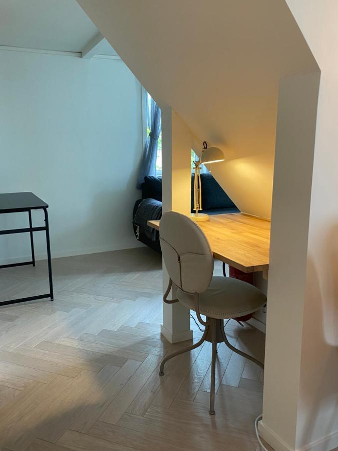 Entire Renovated Apartment From 1780 With Kitchen, Bath, Bedroom, And Living Room In Skuteviken Bergen Exterior foto